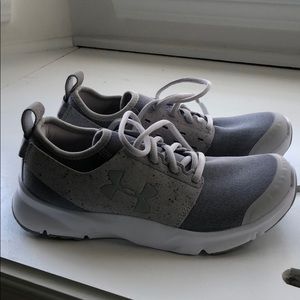 Womens under armour tennis shoes